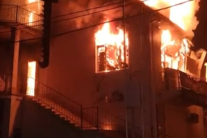 В Сухуме ликвидировали крупный пожар в одной из торговых точек в Новом районе